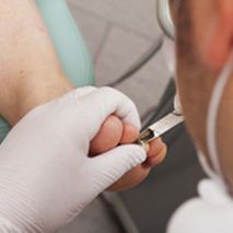 CLINICA COLON. FISIOTERAPIA Y PODOLOGIA tratamiento en el pie